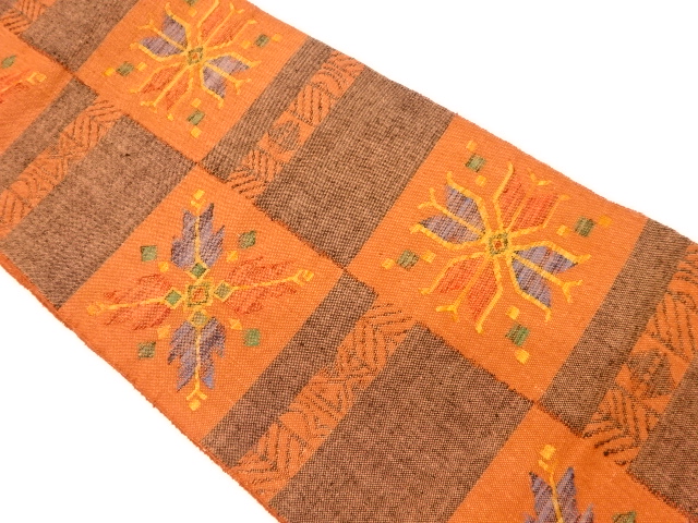 リサイクル　手織り真綿紬変わり市松に抽象模様織出し名古屋帯